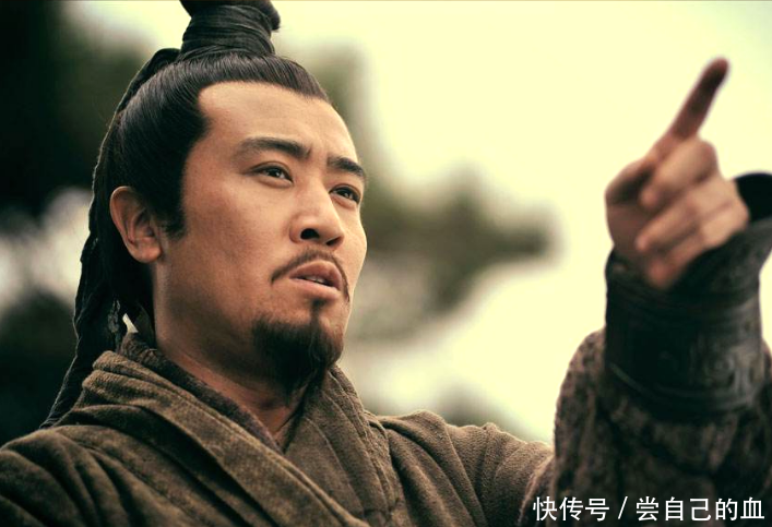 吕布被擒后用了三招想要逃跑,可惜曹操技高一