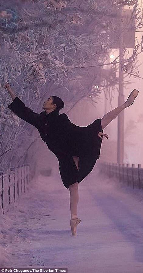 探访世界上最冷的村子: 零下67度,睫毛挂霜,连房子都冻住了!