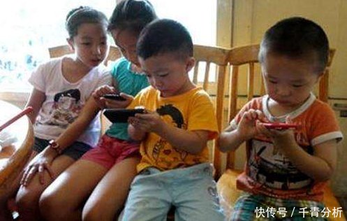 孩子痴迷手机病,毁三观得恶果,家长如何正确有