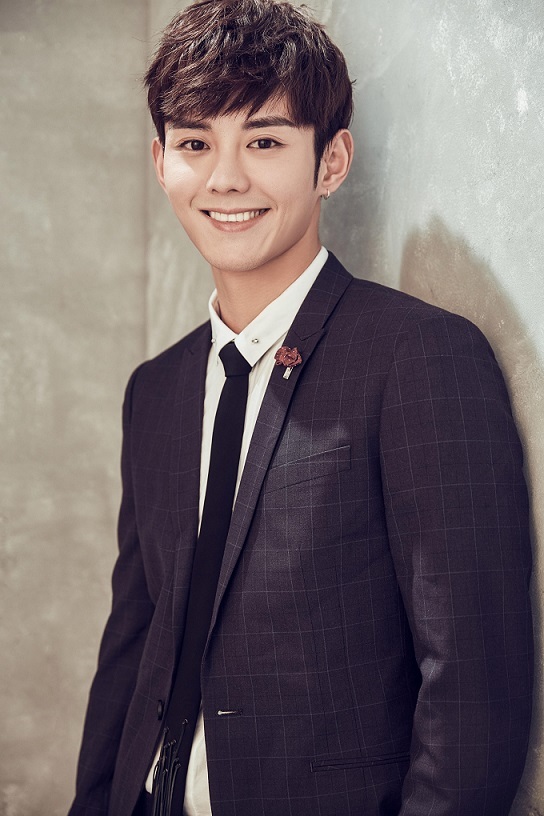 胡一天《快乐大本营》常驻嘉宾,人气偶像蓝博