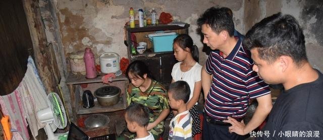 永州市第三监狱监狱长一行来新田资助贫困学生