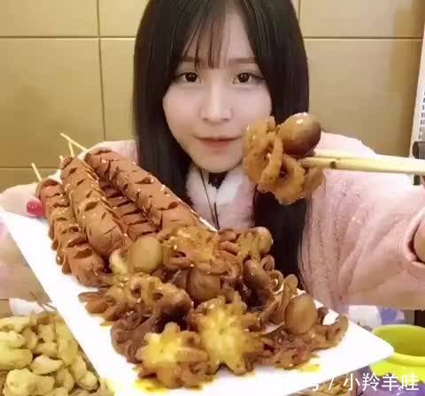 猫妹妹与达少出车祸,依旧不忘直播、点关注,网