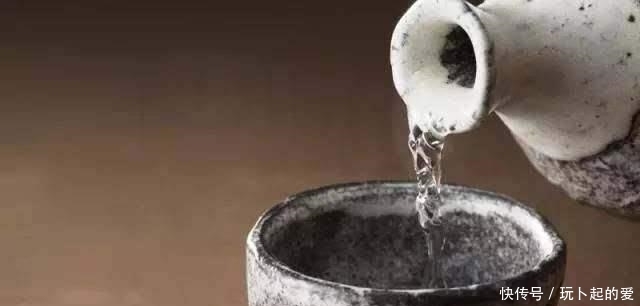 山东出现一个“尴尬酒”,名气不大但口感不输“茅台”!有钱人顿顿喝 大发赌场