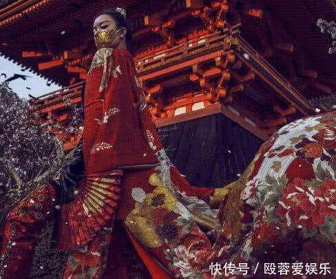 街拍达人倪妮出新pose! 与陈漫合作的武侠风大