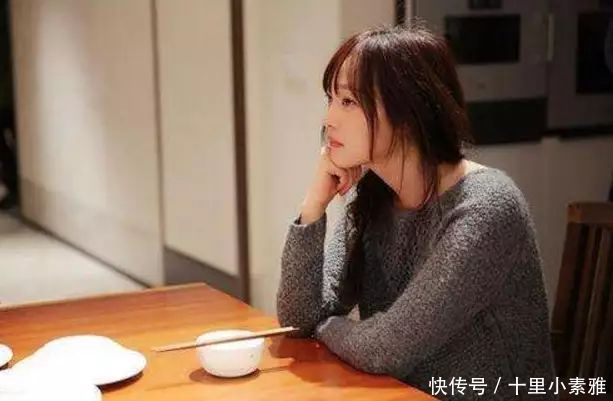 婚后2年买房子，老公不让写我名字，我不吵不闹，2天后他跪求我