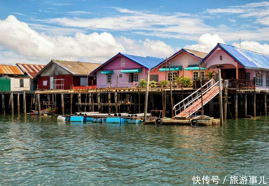 这个泰国小村居然建在水面上！有两百多年历史，中国游客都不知道