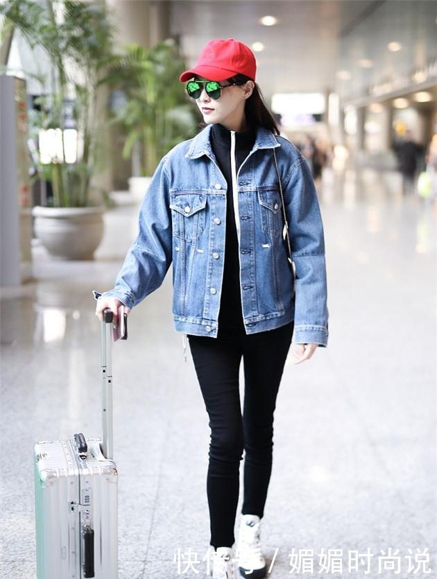 圣诞节秒入戏 李宇春杨幂都穿了些什么红在身