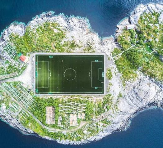 世界上最美的海上足球场,世界杯为什么不在这
