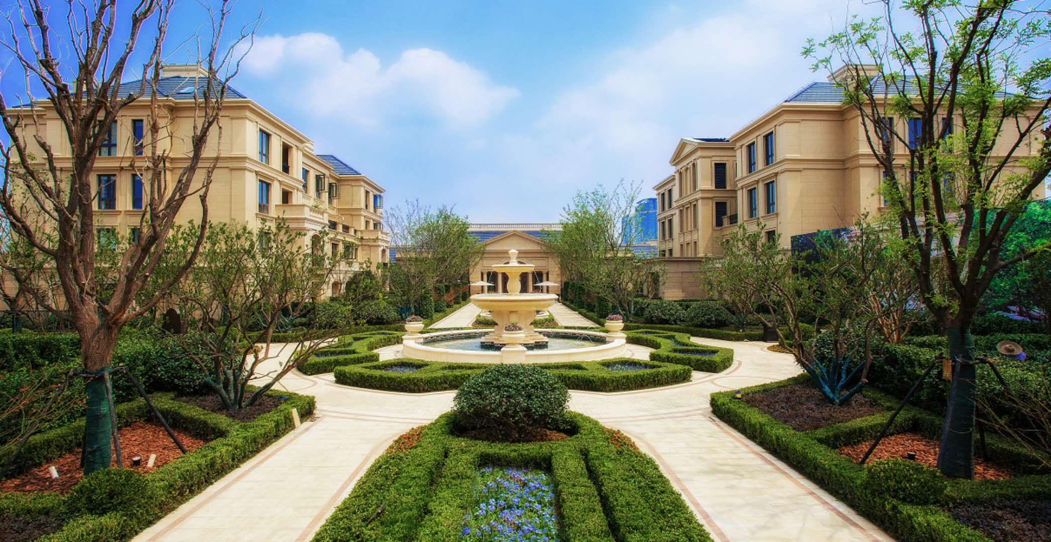 法式雅宅 大幕启封丨镇江融创·御园临时售楼处惊艳亮相!