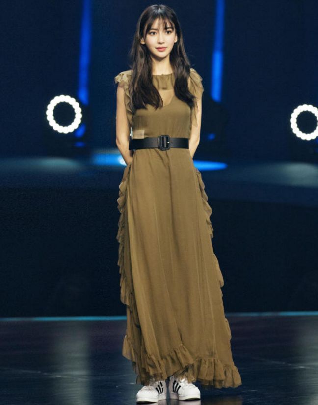 杨颖《新舞林大会》照片曝光,不拍戏又要去尬