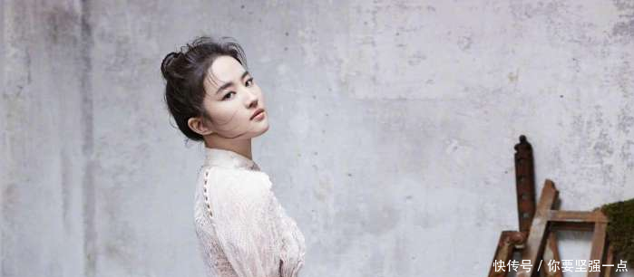 刘亦菲小学领舞照曝光, 从小就是个美人胚子, C