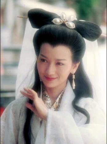 丫丫古装美出天际,杨幂的王昭君成经典,关晓彤