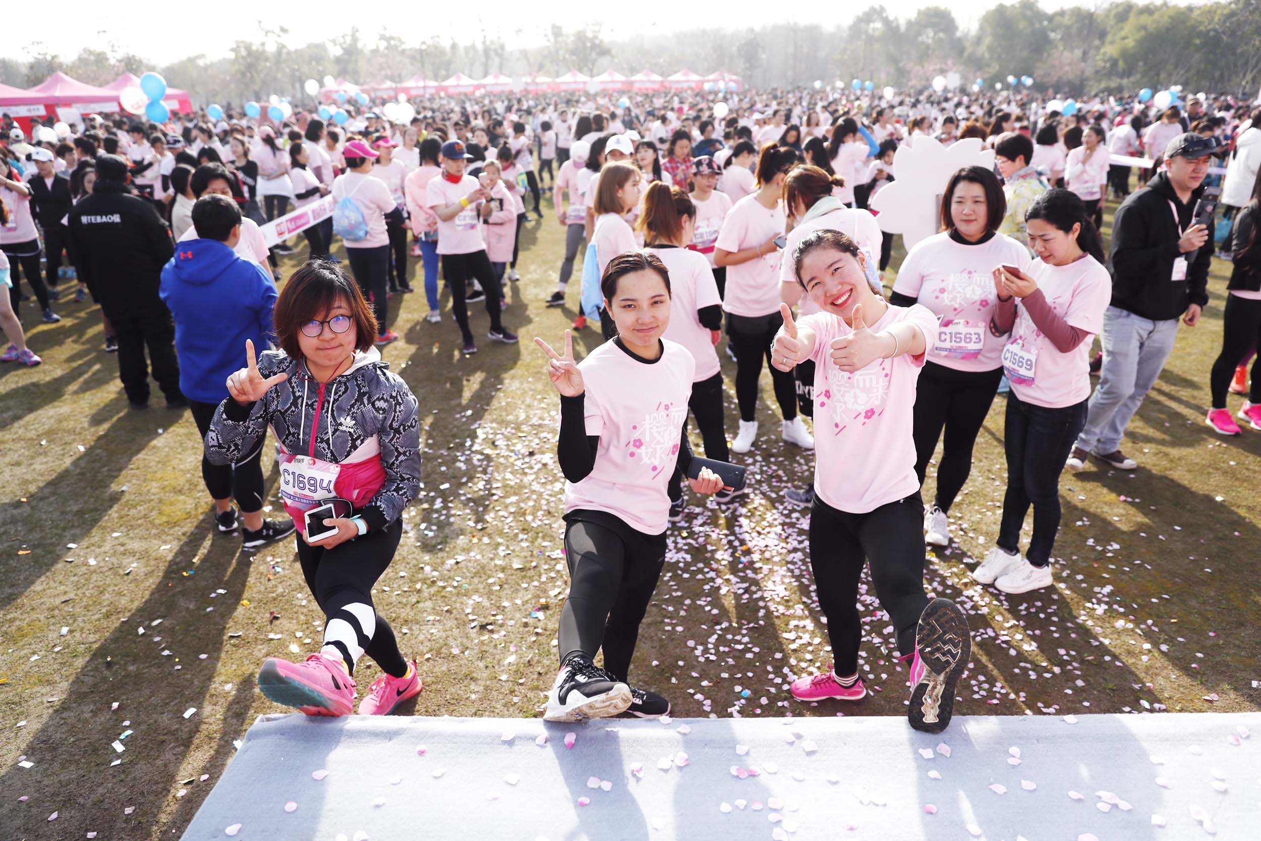 千人齐聚最美樱花跑 你的少女心还收得住吗?