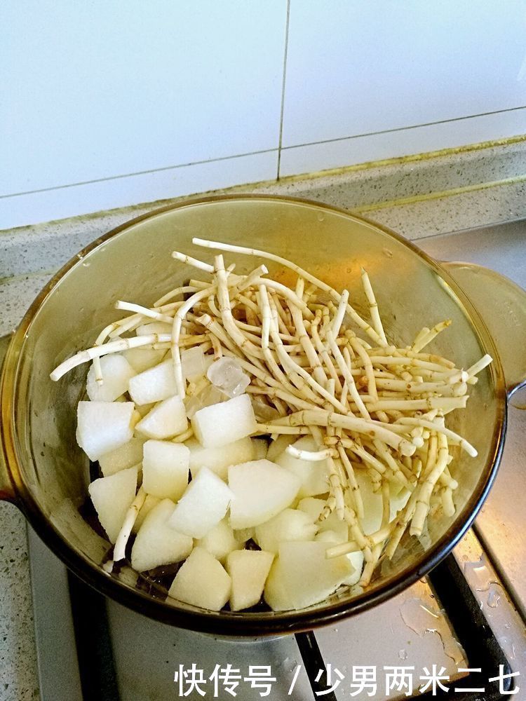 鱼腥草如何治疗鼻炎 告诉您摆脱鼻炎折磨的方