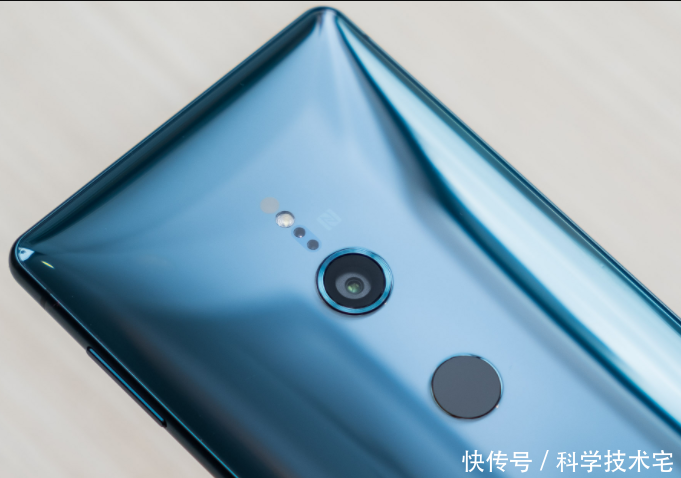 信仰崩塌!唯一一家坚持侧面指纹识别设计的手