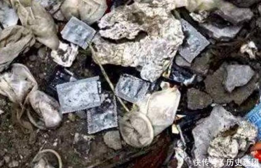 大量安全套和卫生巾出现在川藏线上,网友:都是