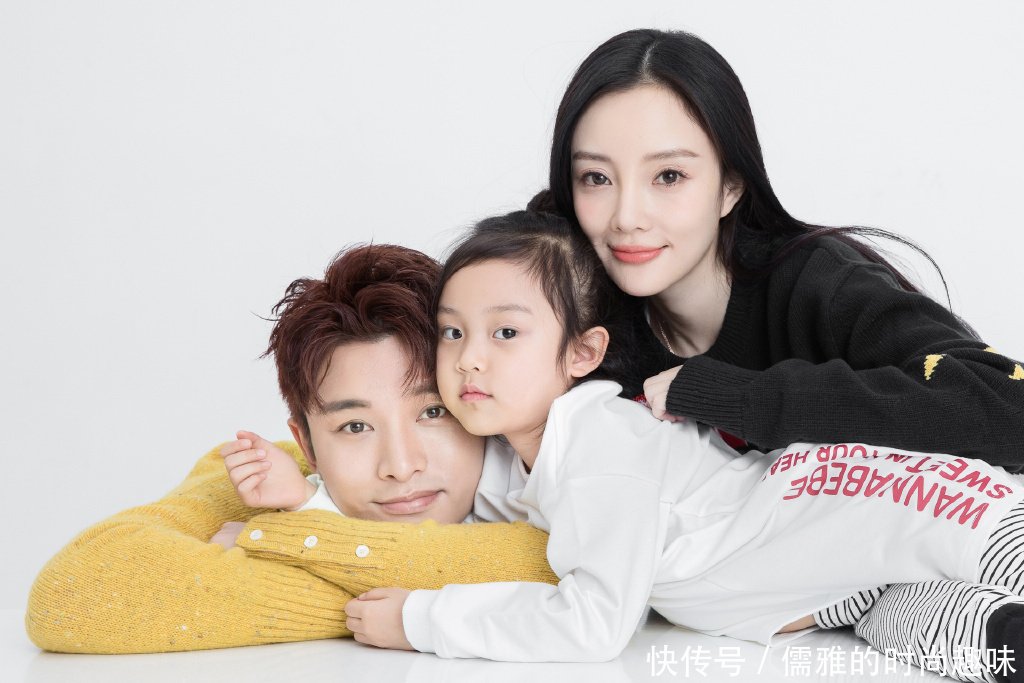 李小璐离婚风波后复出,素颜状态好,网友:璐出贾