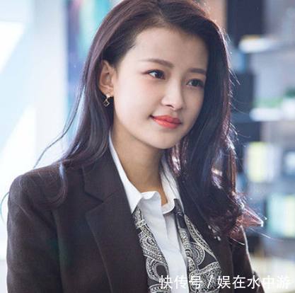 孙怡晒被女儿踩脸照,网友却都在斥责孙怡配的