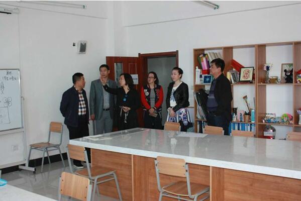 黑龙江煤炭职业技术学院与双鸭山深圳合作服务中心进行洽谈