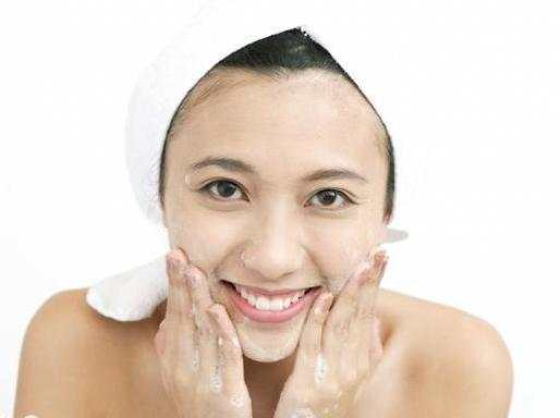 整张脸可能都在说明你有螨虫, 4大症状是螨虫