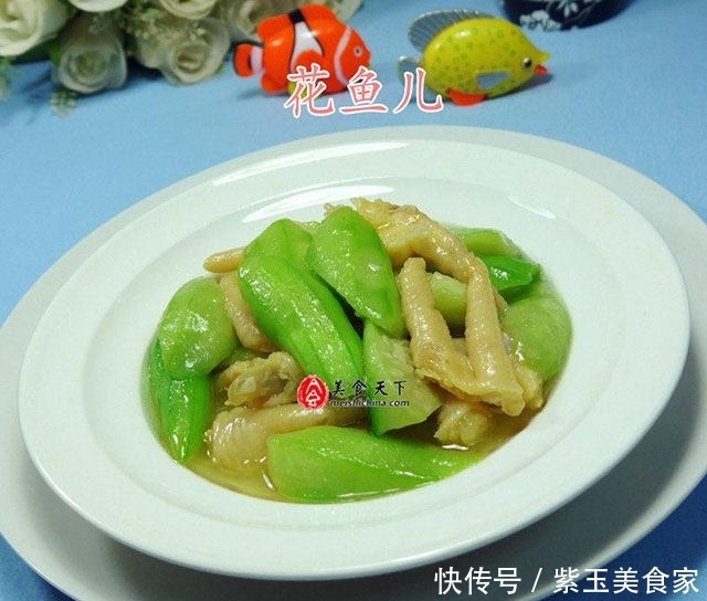 泡椒凤爪炒丝瓜,教你在家做,掌握2个小技巧,鸡爪香辣入味 博九娱乐