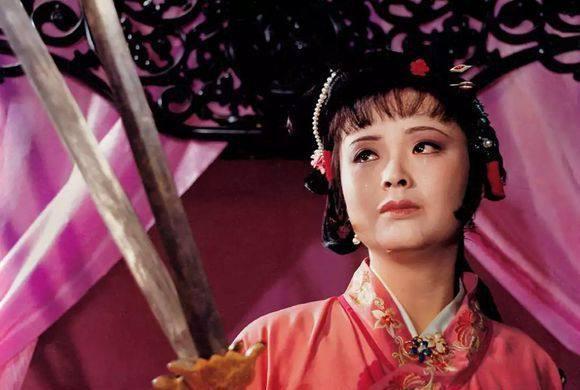 她是87版红楼梦尤三姐扮演者,与癌症抗争五年