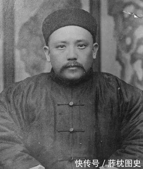 轿夫在金水桥崴到脚,导致袁世凯晚进宫几分钟