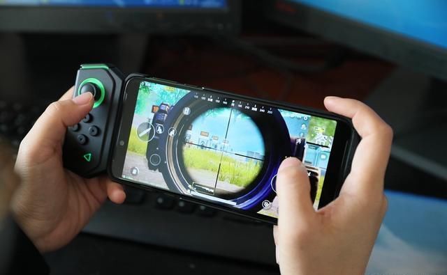 生为竞技,全面升级-黑鲨游戏手机Helo评测