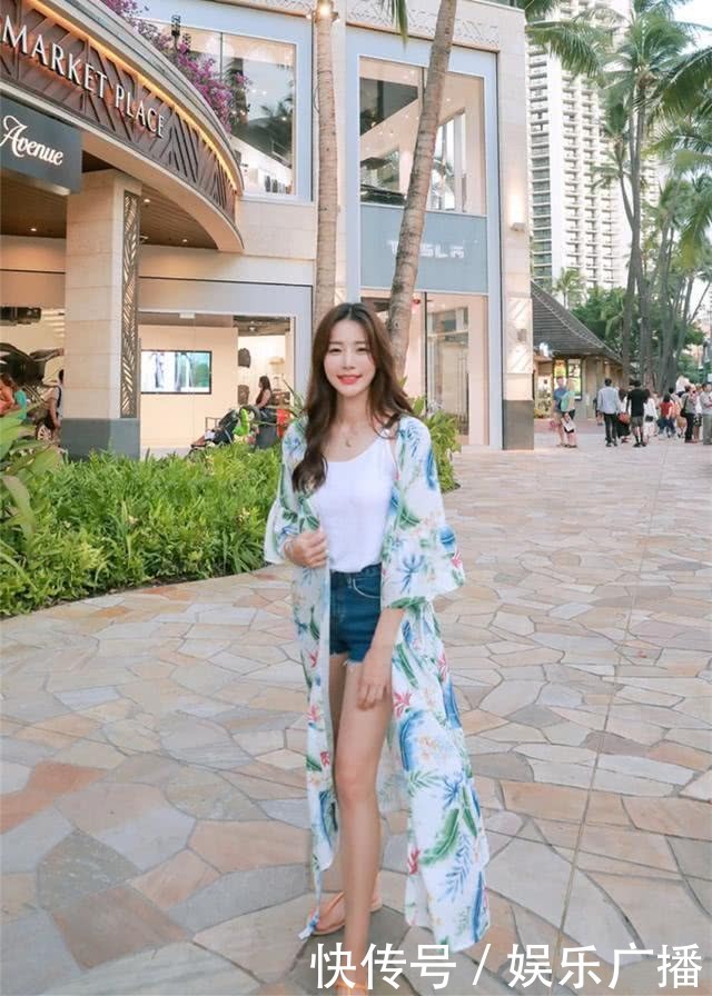 性感女神超短牛仔裤,清凉时尚的穿搭,秀出一双