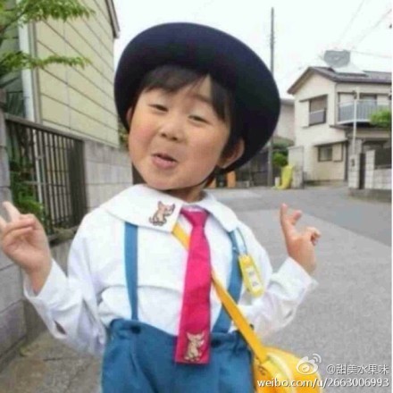 导<em>姐叨叨</em>叨:这个世界太乱套 52岁老汉拉横幅向