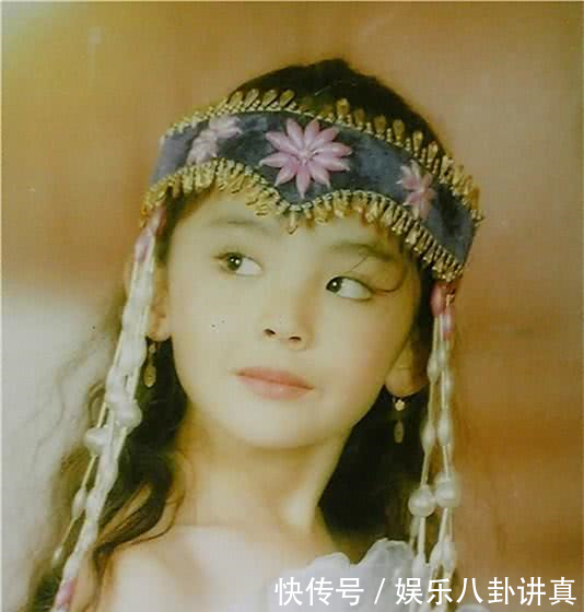 郑爽从小牙齿不齐戴牙套,娜扎气质高冷,张翰一