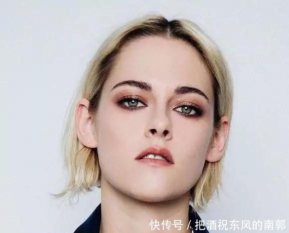 美国最自制光脚女星,帅到