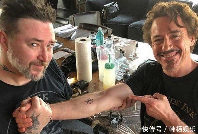 漫威设计师太牛了,复联标志里,竟包含了所有复