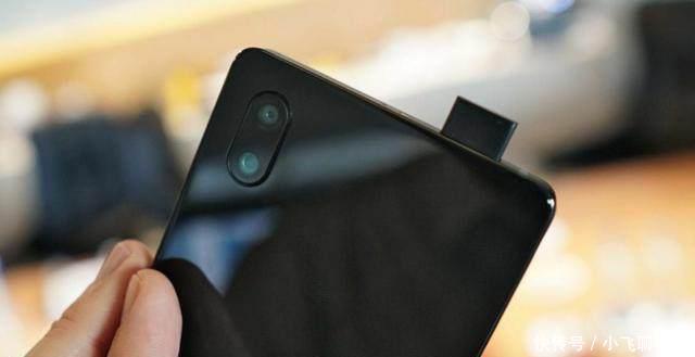 线下门店出现vivoNEX海报,网友望眼欲穿:不等