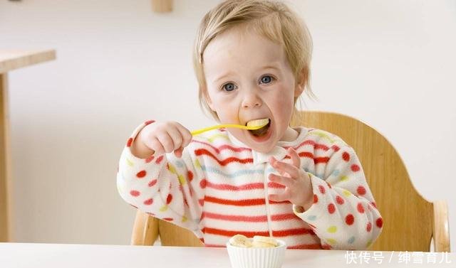 宝宝辅食不能太精细,2岁宝宝还在吃米粉,宝妈
