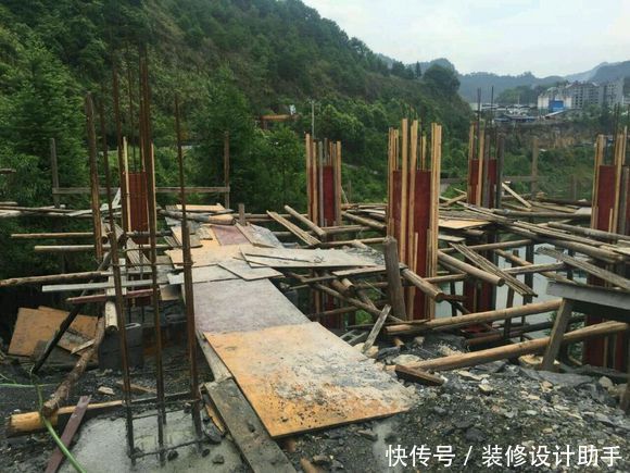 不作死就不会死!砸60万在山脚、湖边自建房,邻