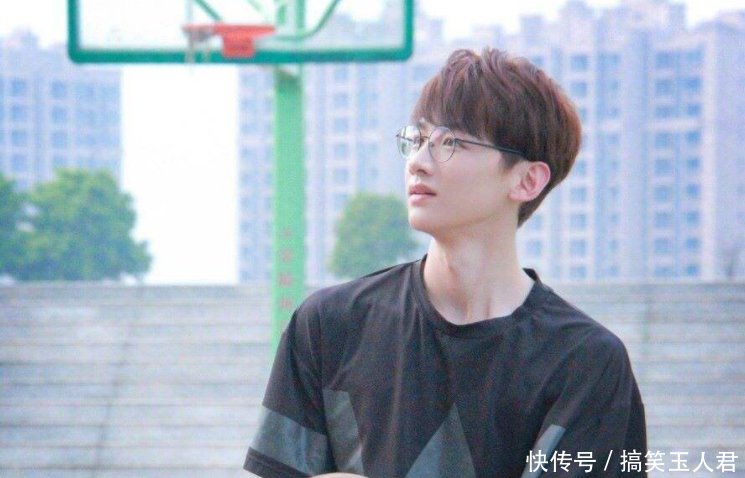 白敬亭吃薯片,林更新吃辣条都比不上张一山,硬