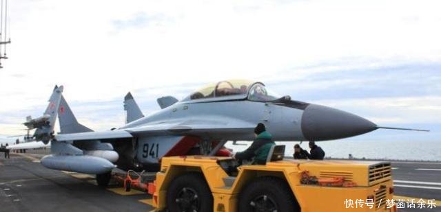 航母一颗螺丝都上万,为啥印度却用拖拉机替代