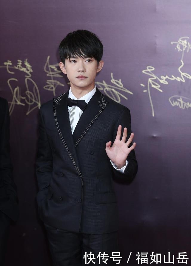 华表奖红毯:TFBOYS姿势一致很正常,沈腾和黄