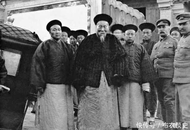 李鸿章墓被炸开，发现两块近30斤金砖，经专家鉴定后竟有意外发现