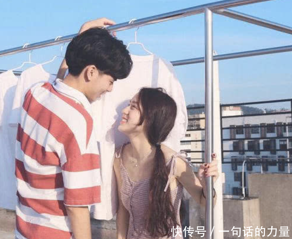 谁说女生不好追,抓住暗示行为,女生主动追你