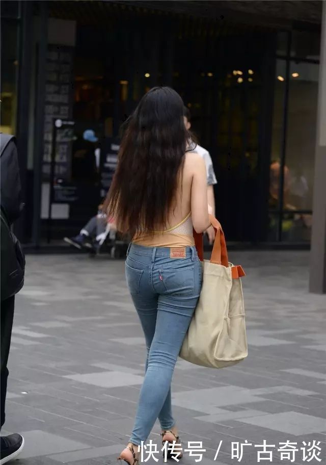 身材好的女生穿什么裤子 t0188347bd8ae5a3fc0.jpg?size=640x912