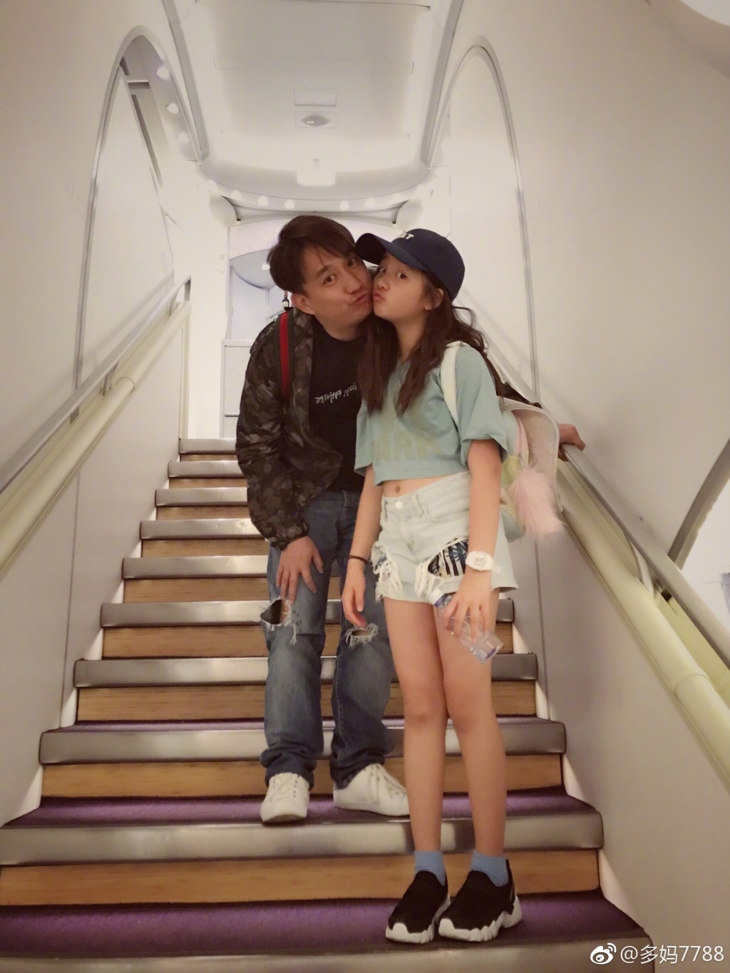 04年出生,还不到13岁的任晴佳,腿长已经让很多人望尘莫及