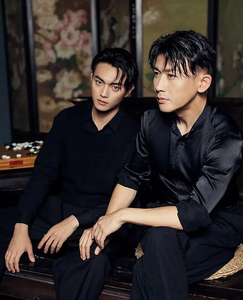 延禧攻略拍《男人装》写真,有人注意到大猪蹄