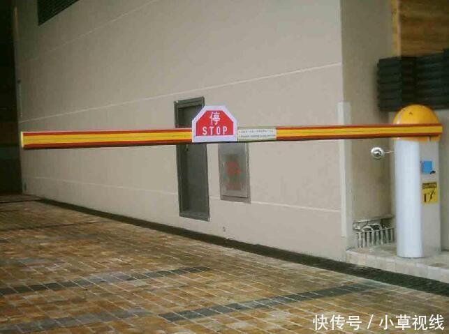 停车杆砸人致死 家属索赔161万:人倒地五六分