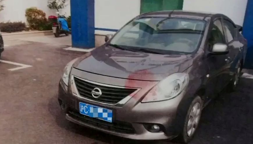 违规网约车拒查撞伤交警,滴哥:经济压力很大,查