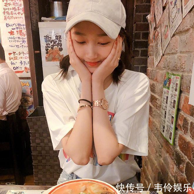 鹿晗深夜晒照为关晓彤庆生,一个细节暴露两人