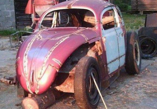 父亲在汽车厂买回一辆旧的甲壳虫车,父亲装修