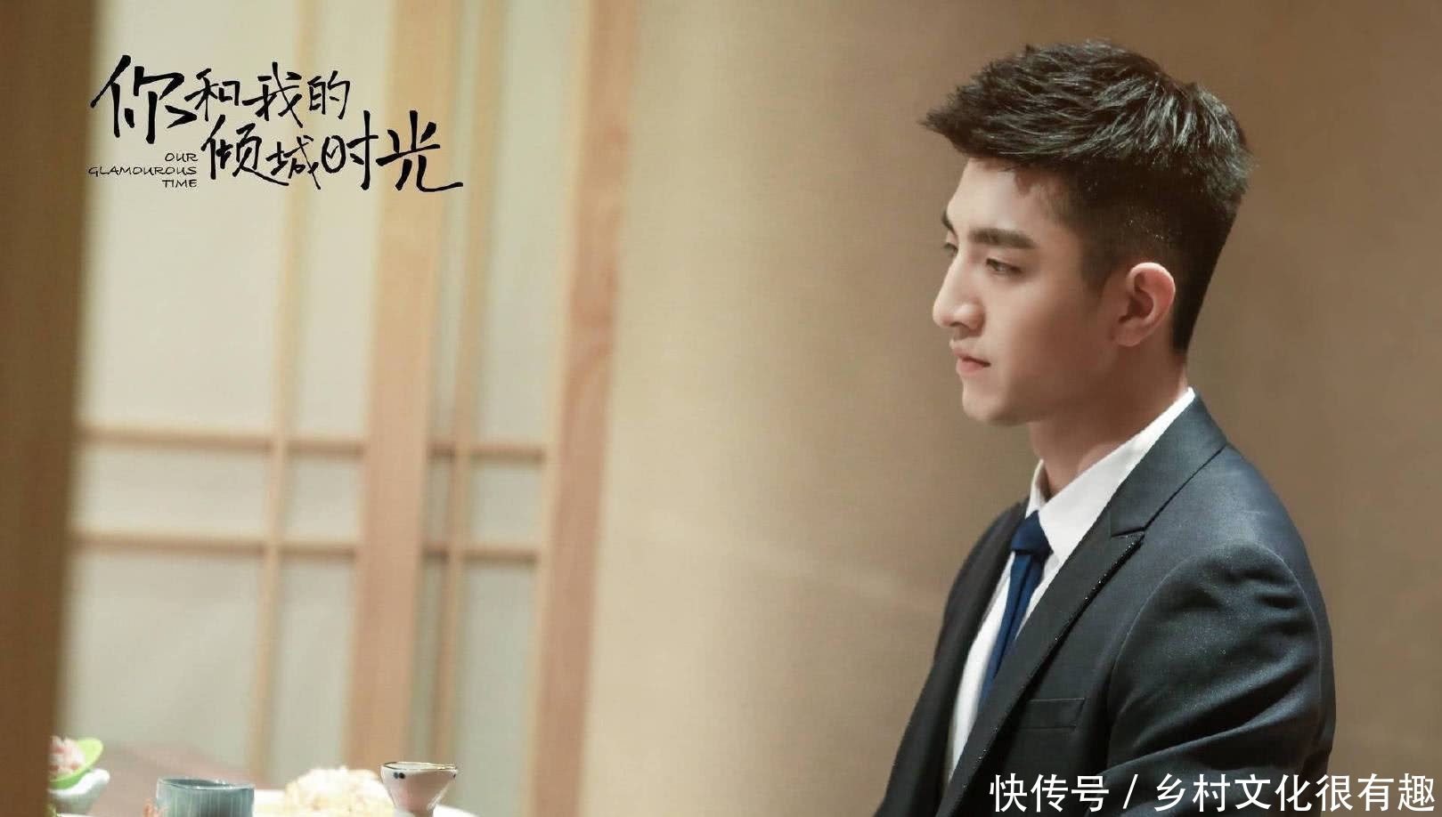 杨紫机场被偶遇,告诉大家旁边还有个明星,金瀚