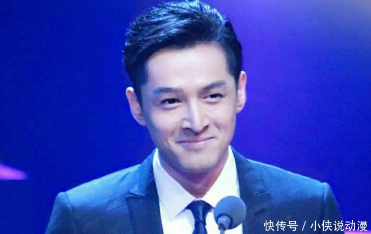 胡歌手臂纹身露出,2字寓意让人心酸,为了拍戏